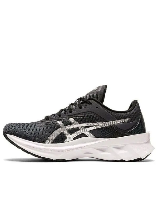 Кроссовки novablast платина Asics — изображение 1 из 4, черный/белый