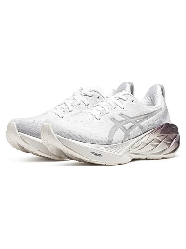 Кроссовки novablast 4 платина Asics — изображение 3 из 4, белый/серебристый