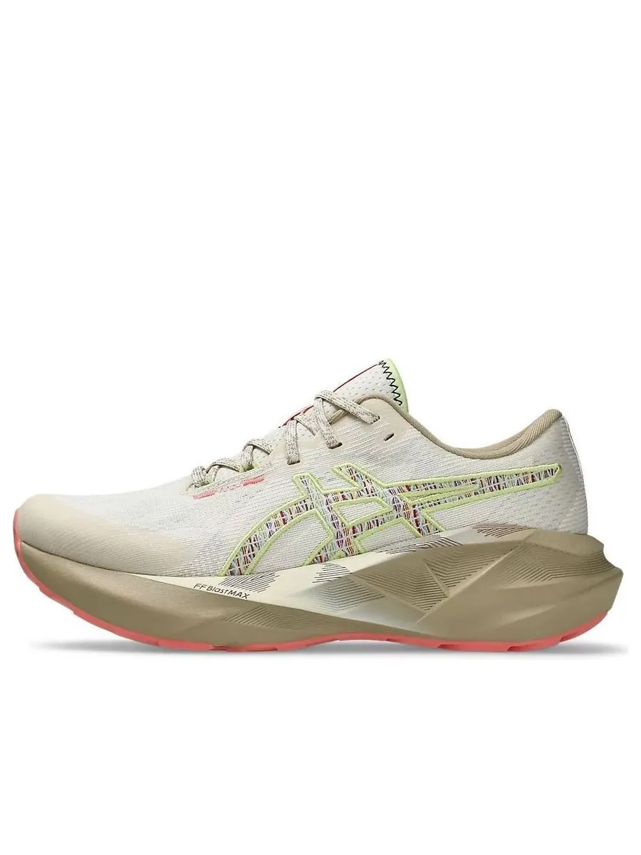Кроссовки (WMNS) ASICS Novablast 5 TR 'Nature Bathing Guava' — изображение 1 из 7, бежевый