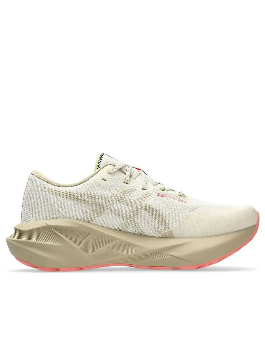 Кроссовки (WMNS) ASICS Novablast 5 TR 'Nature Bathing Guava' — изображение 2 из 7, бежевый