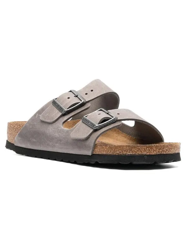 Тапочки arizona soft footbed oiled leather sandals 'iron' Birkenstock — изображение 2 из 4, серый