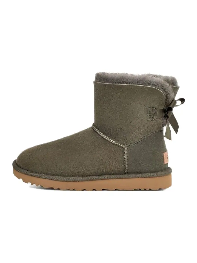Кроссовки (WMNS) UGG Mini Bailey Bow II 'Forest Night' — изображение 2 из 4, оливковый зеленый