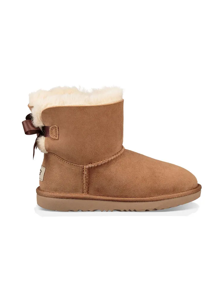 Зимние ботинки UGG Mini Bailey Bow II (Big Kids) Chestnut — изображение 2 из 6, коричневый