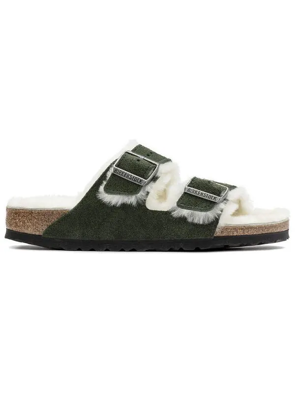 Тапочки arizona shearling sandal suede leather narrow fit 'green' Birkenstock — изображение 2 из 4, зеленый