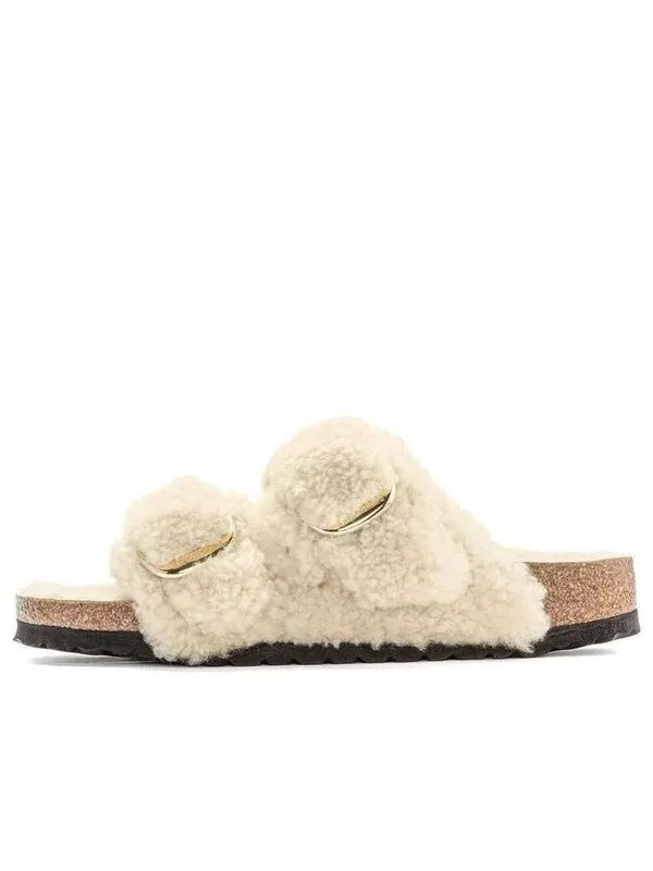Тапочки arizona big buckle shearling narrow fit 'teddy eggshell' Birkenstock — изображение 1 из 4, белый