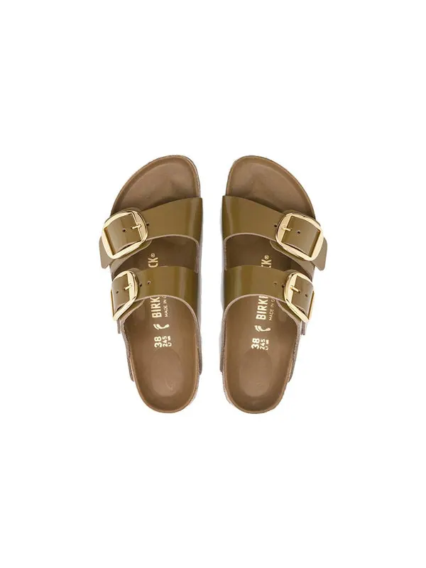 Тапочки arizona big buckle natural leather patent narrow fit sandals 'high shine mud green' Birkenstock — изображение 4 из 4