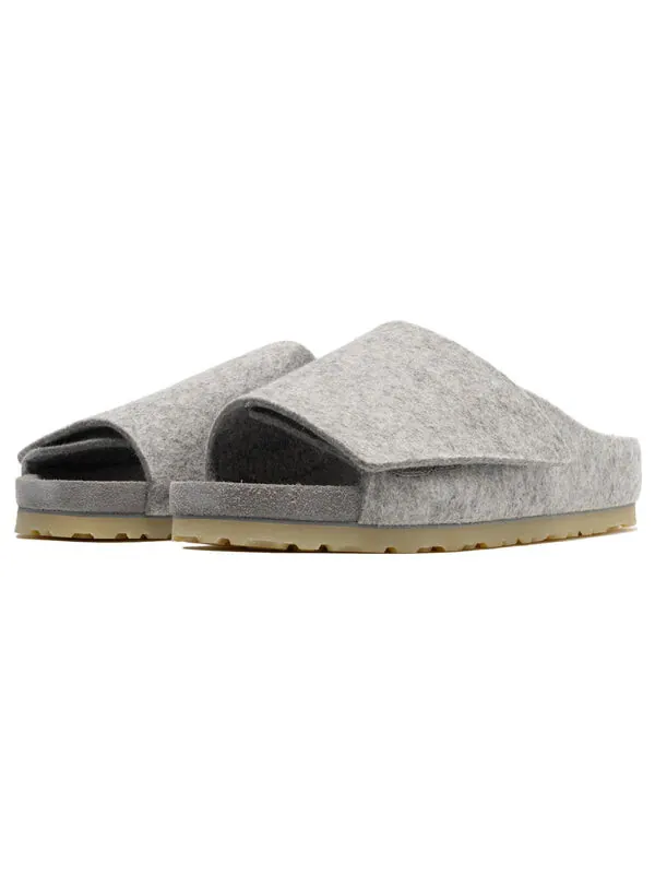 Тапочки x fear of god los feliz felt wool felt sandals 'cement melange' Birkenstock — изображение 2 из 4, серый