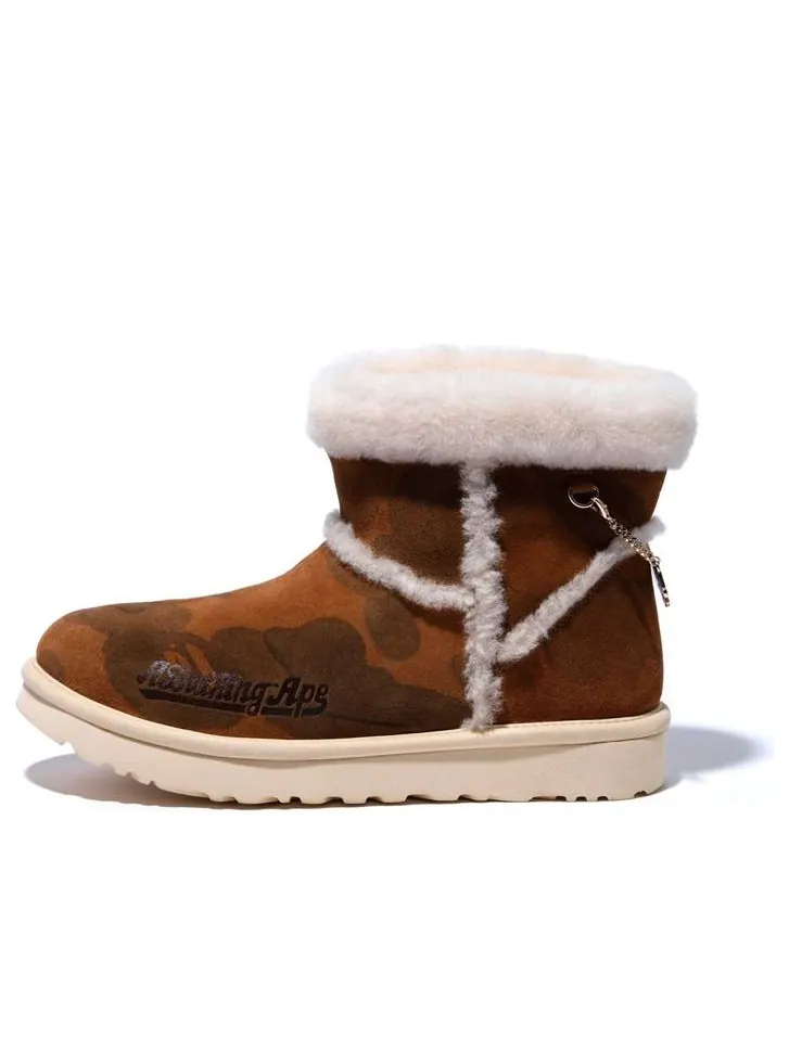 Мужские зимние ботинки UGG X Bape Classic mini с цепочкой — изображение 1 из 5, коричневый