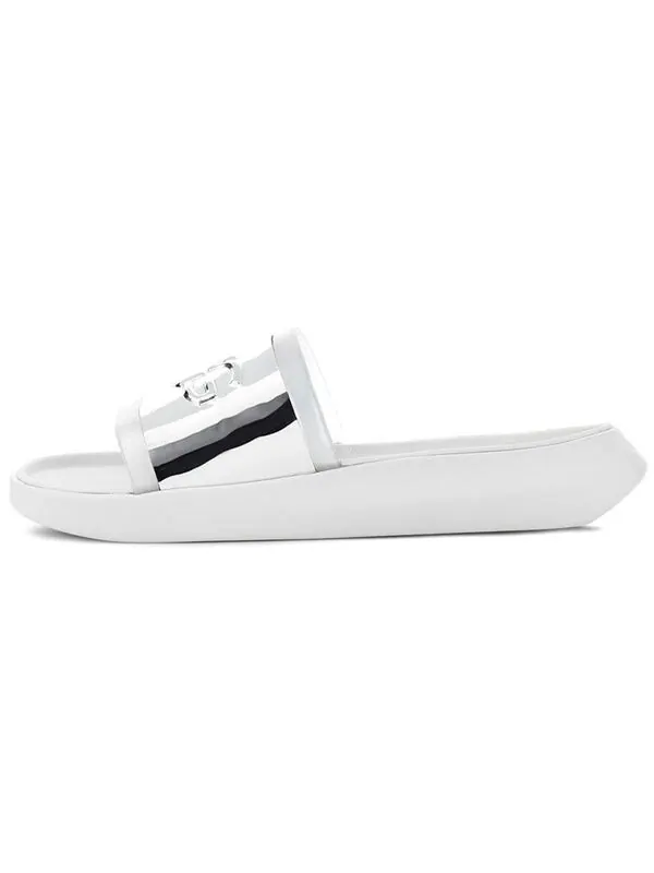 Модные сандалии hilama slide shoe серебристые Ugg — изображение 2 из 4, белый/серебристый