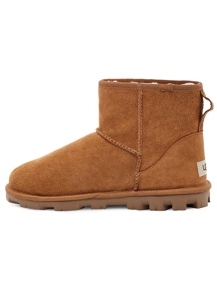 Ботинки зимние UGG WMNS Essential Mini Classic — изображение 2 из 8, коричневый
