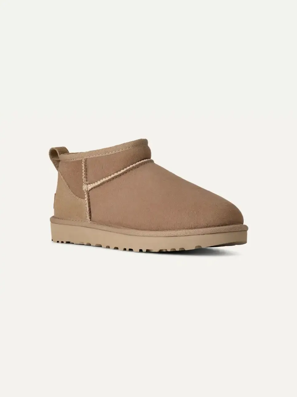 Женские короткие ботинки UGG Classic Ultra Mini — изображение 2 из 6, бежевый