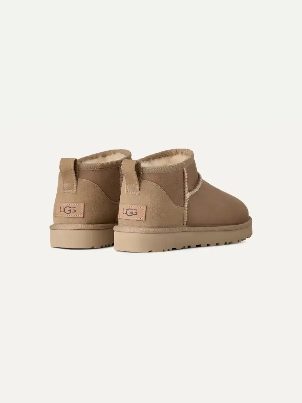 Женские короткие ботинки UGG Classic Ultra Mini — изображение 4 из 6, бежевый