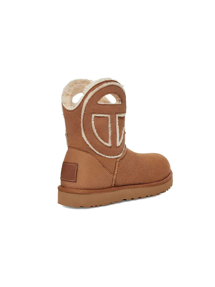 Кроссовки UGG x Telfar Logo Classic Mini 'Chestnut' — изображение 4 из 6, бежевый