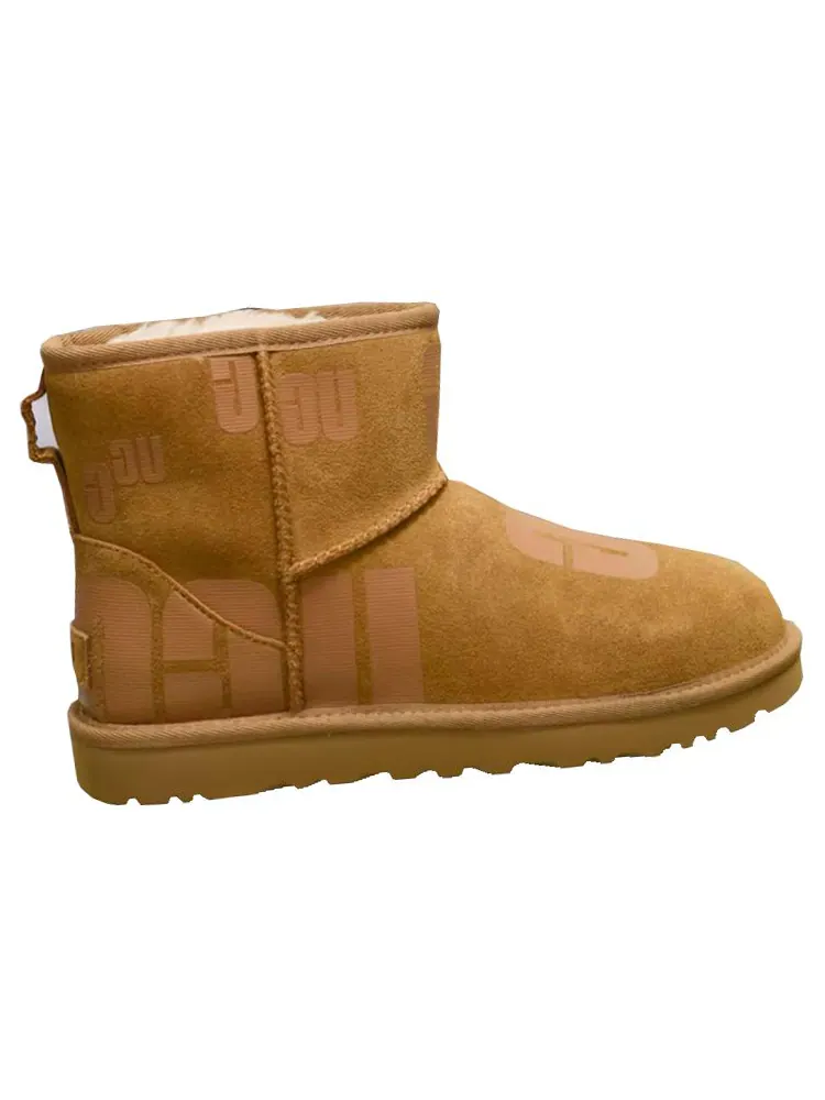 UGG Classic Mini Scatter Graphic 'Chestnut' — изображение 2 из 4, орех