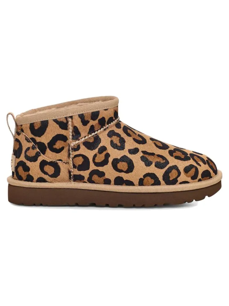 (WMNS) Классические ультраминиатюрные сапоги UGG в леопардовый принт, модель — изображение 3 из 7