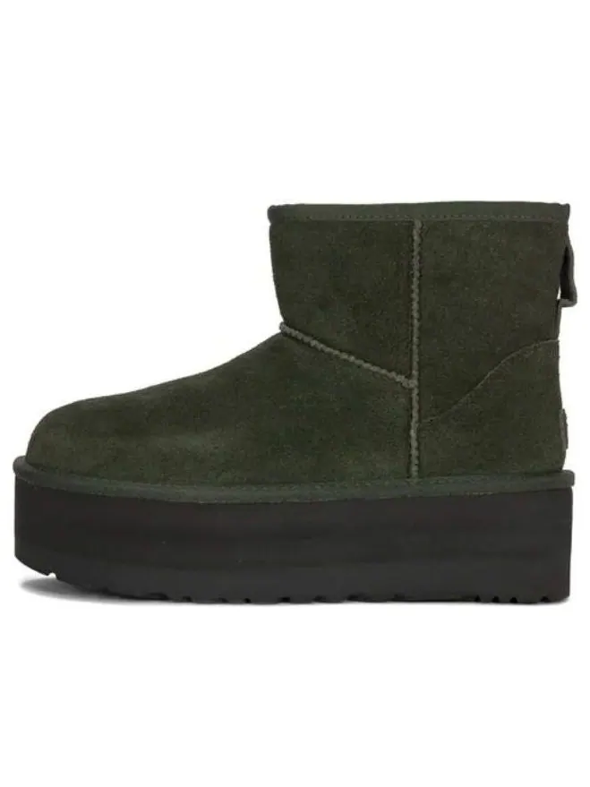 (WMNS) Классические мини-ботинки UGG на платформе 'Forest Night' — изображение 1 из 5, зеленый