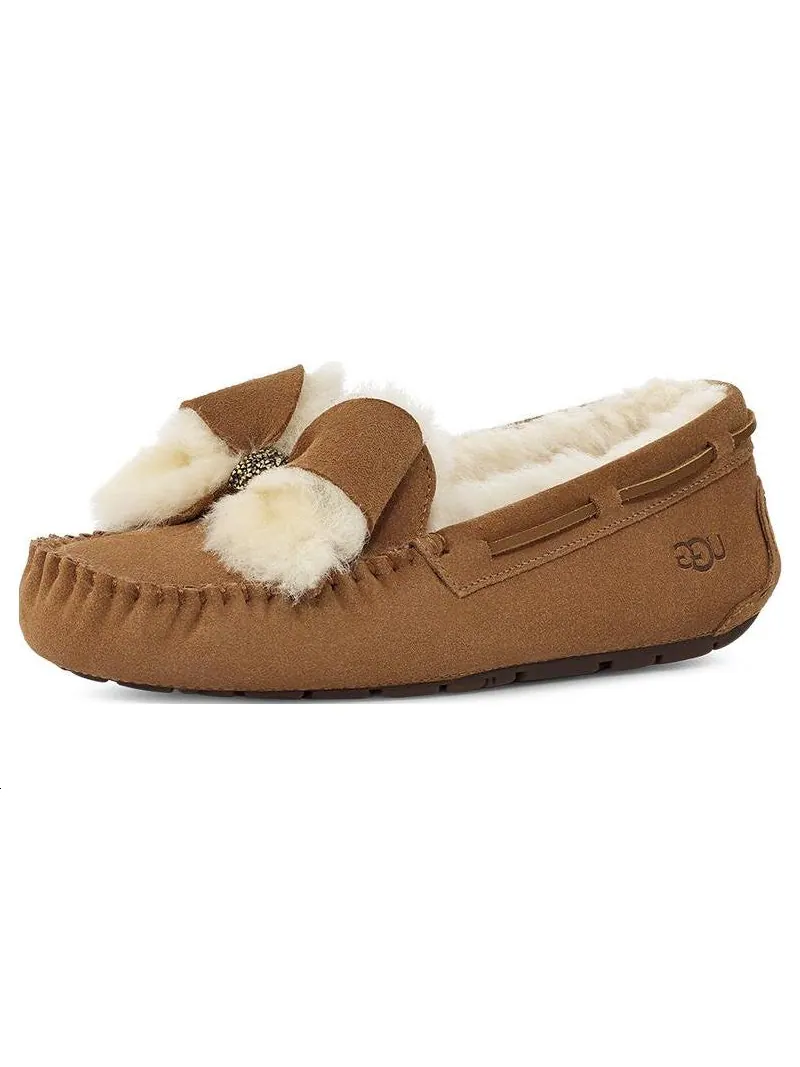 Кроссовки (WMNS) UGG Dakota Fur Bow 'Chestnut' — изображение 3 из 5, коричневый