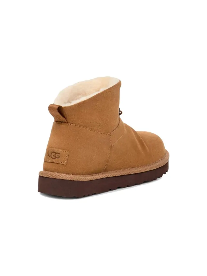 Кроссовки (WMNS) UGG Classic Mini Toggler Boot 'Chestnut' — изображение 2 из 4, коричневый