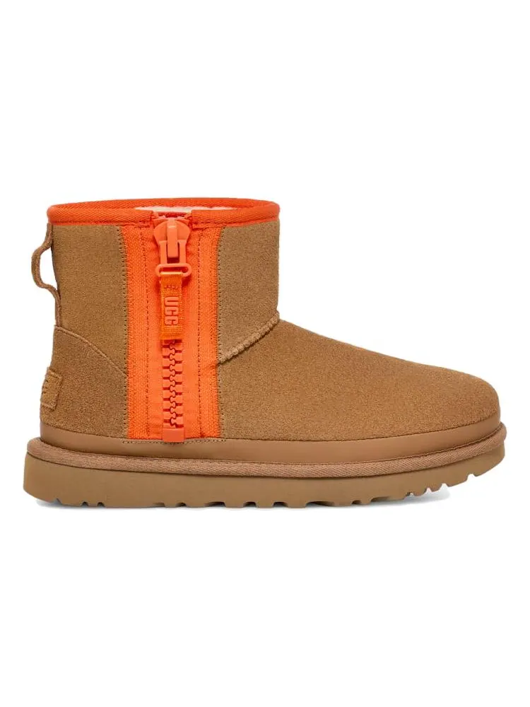 (WMNS) UGG Classic Mini Zipper Tape Logo 'Chestnut' — изображение 3 из 5, орех