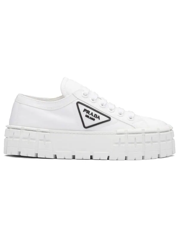 Кроссовки double wheel re-nylon gabardine sneakers 'white' Prada — изображение 2 из 4, белый/черный