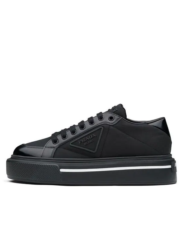 Кроссовки macro re-nylon and brushed leather sneakers 'black' Prada — изображение 1 из 4, черный/белый