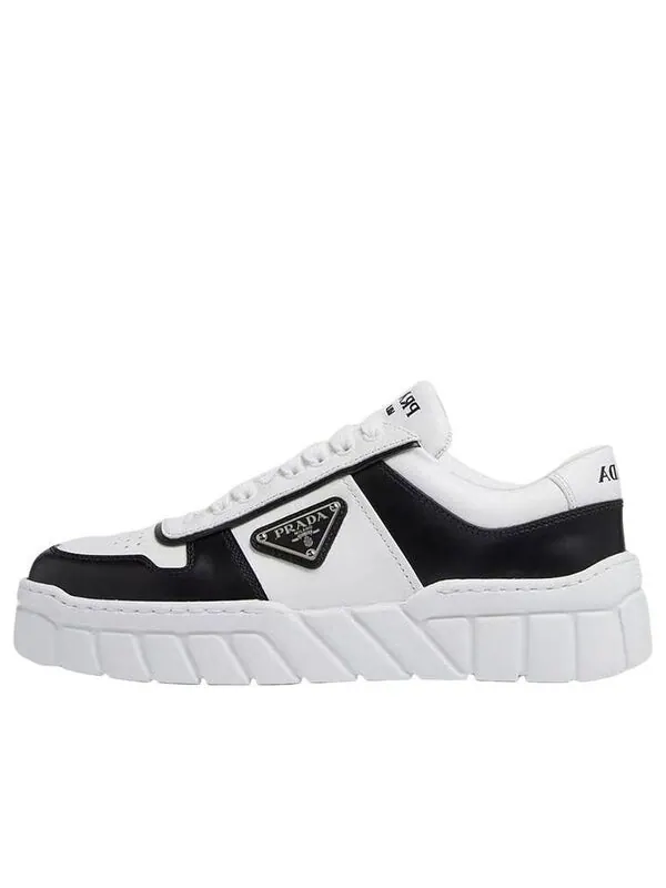 Кроссовки soft padded nappa leather laced-up shoes 'white black' Prada — изображение 1 из 4, белый/черный