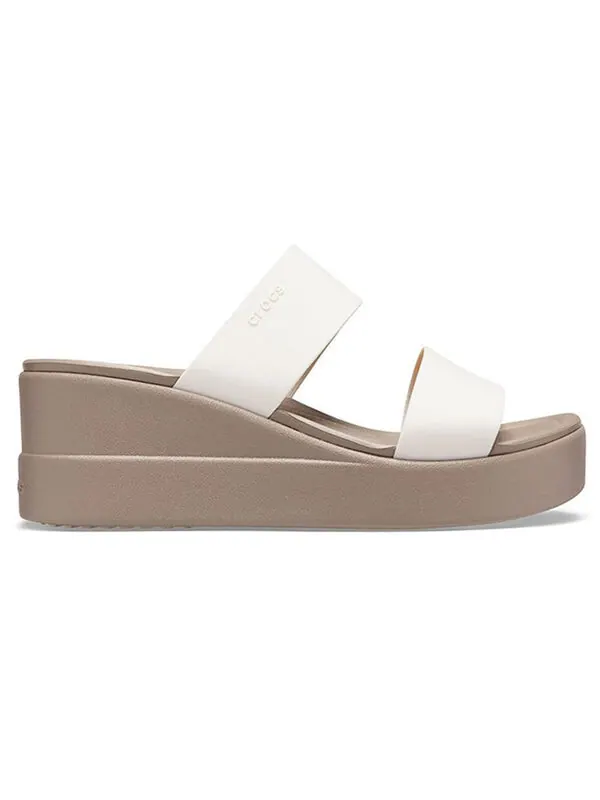 Сандалии brooklyn lightweight mushroom gray sandals Crocs — изображение 2 из 4, серый
