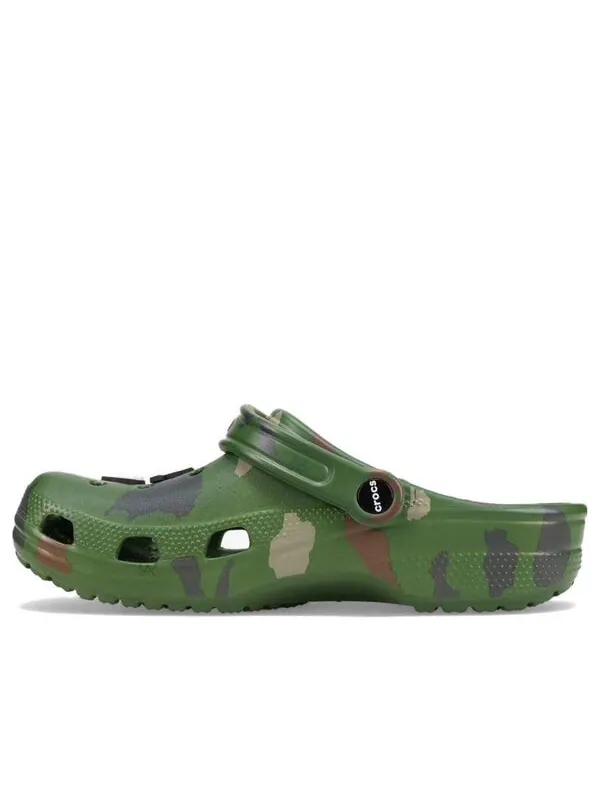 Кроссовки classic clogs 'daily paper' Crocs — изображение 1 из 4, зеленый/коричневый