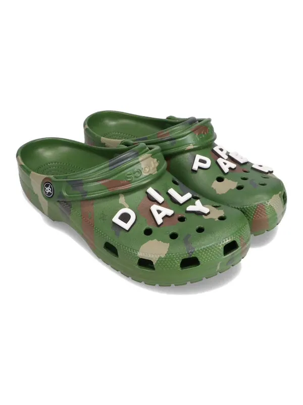 Кроссовки classic clogs 'daily paper' Crocs — изображение 3 из 4, зеленый/коричневый