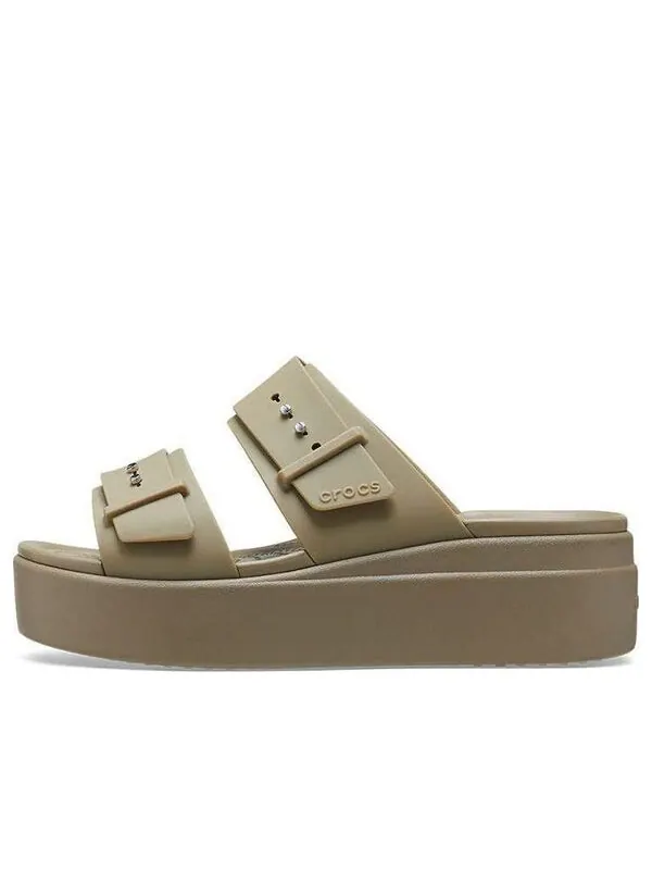 Тапочки brooklyn low wedge sandal 'beige' Crocs — изображение 1 из 4, бежевый