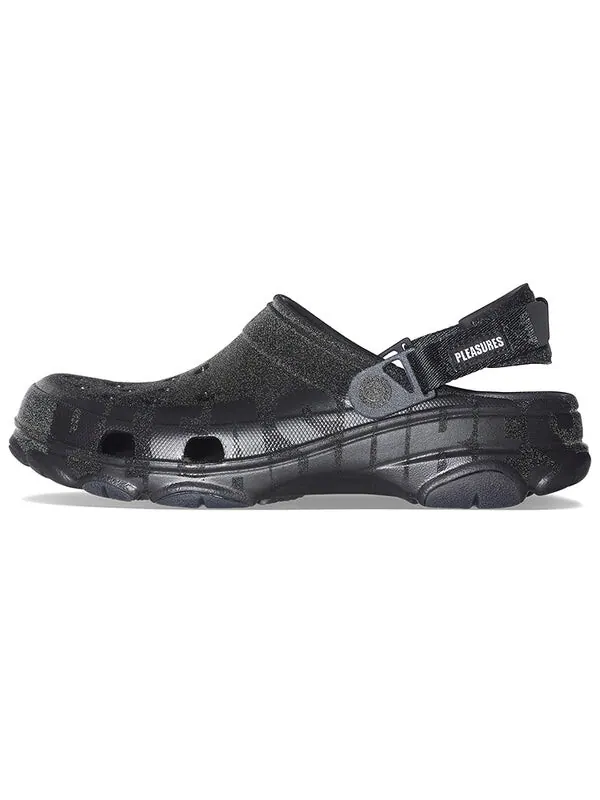 Кроссовки x pleasures all-terrain clog 'black' Crocs — изображение 2 из 4, черный/черный