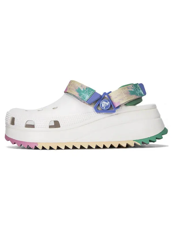 Сандалии hiker ombre clog 'white multi' Crocs — изображение 2 из 4, белый/мульти