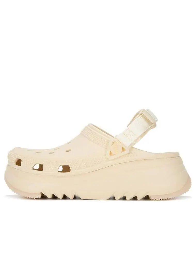 Сандалии Crocs Classic Hiker Xscape Clog 'Vanilla' — изображение 1 из 3, бежевый