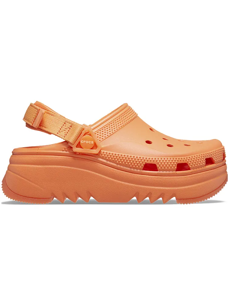 Сандалии Crocs Hiker Xscape Clogs 'Persimmon' — изображение 3 из 6, оранжевый