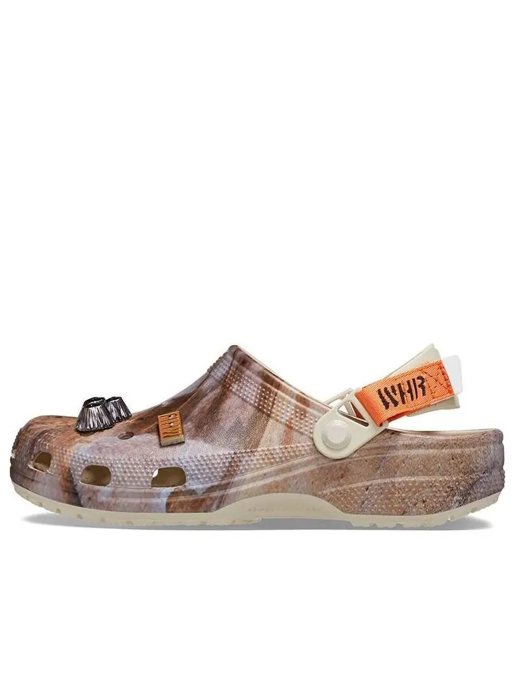 Сандалии Crocs Classic Clog x WHR — изображение 1 из 6, коричневый