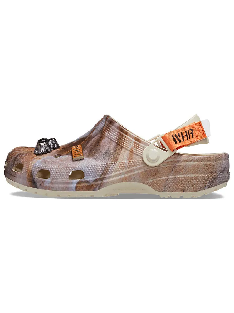 Сандалии Crocs Classic Clog x WHR — изображение 2 из 6, коричневый