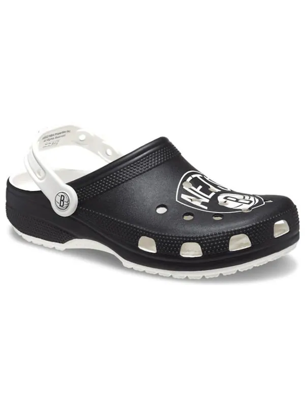 Кроссовки brooklyn nets classic clogs 'black white' Crocs — изображение 3 из 4, черный/белый