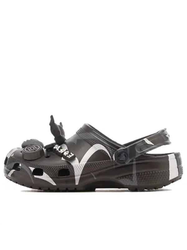 Сандалии x clot classic clog 'black' Crocs — изображение 1 из 1, черный/серебристый