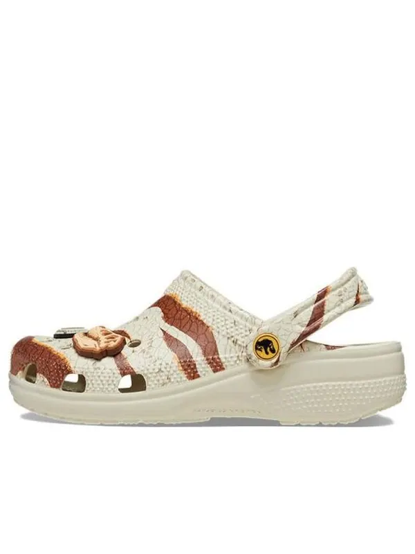 Сандалии x jurassic world classic clog 'bone' Crocs — изображение 1 из 4, кость