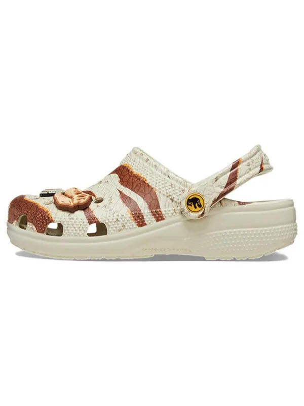 Сандалии x jurassic world classic clog 'bone' Crocs — изображение 2 из 4, кость