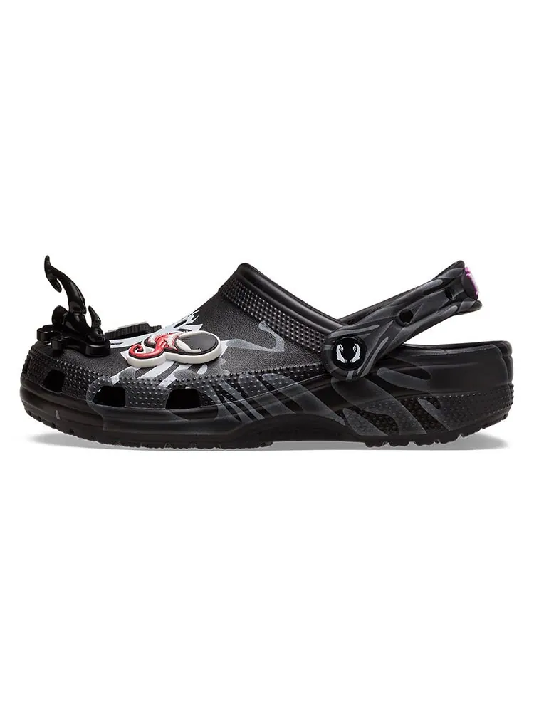 Сандалии Crocs Classic x Marvel Clog 'Venom' — изображение 2 из 6, черный