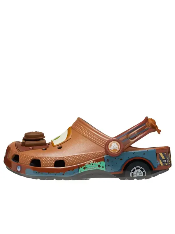 Сандалии x cars classic clog 'mater' Crocs — изображение 1 из 4, коричневый