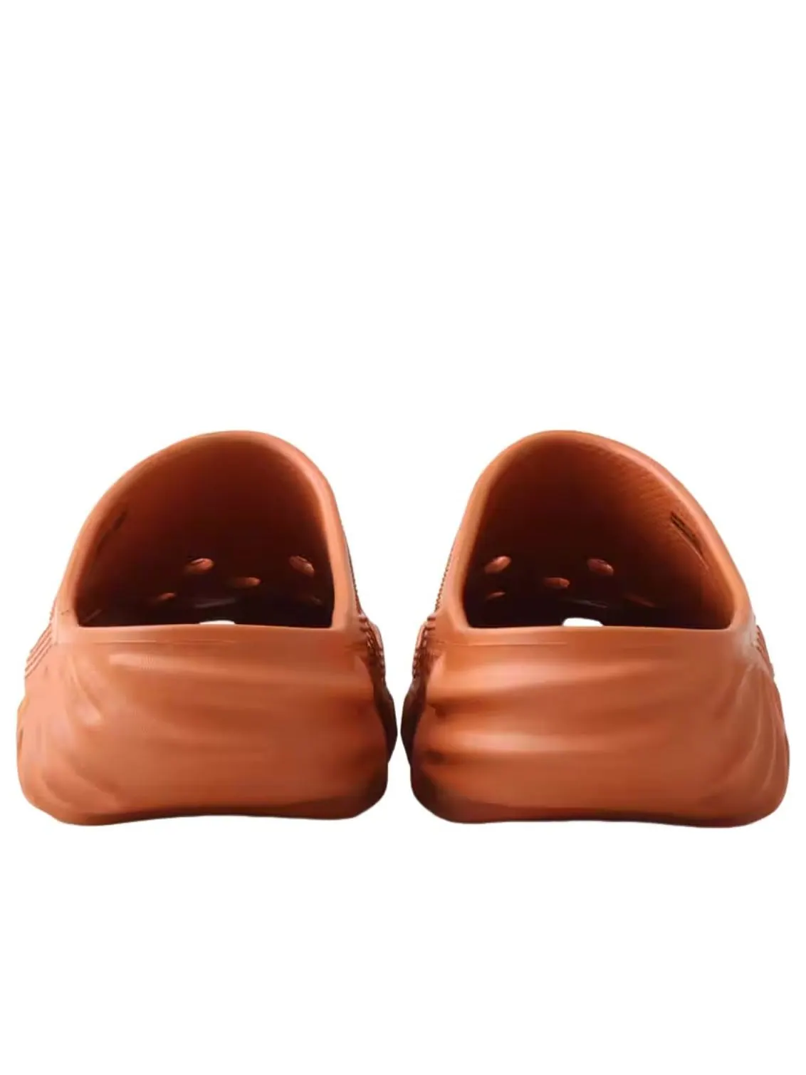 Crocs x Salehe Bembury Saru Clog 'Gobi' — изображение 5 из 6, медный