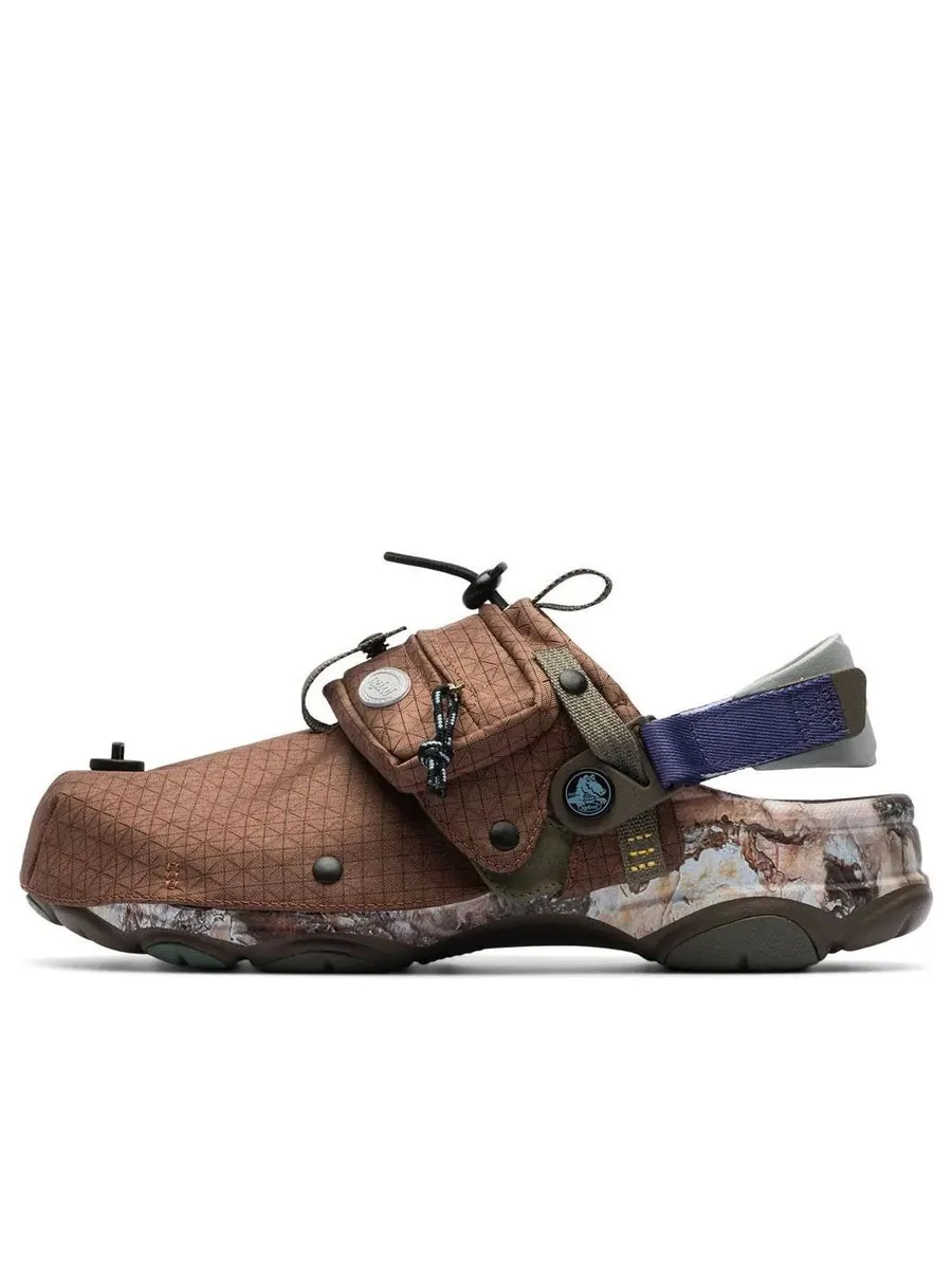 Сандалии Crocs x Bodega All-Terrain Clog 'Off The Beaten Path 2.0' — изображение 1 из 3, коричневый