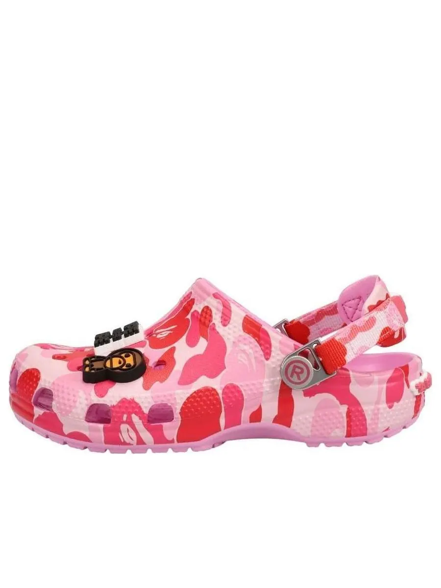 Кроссовки (GS) Crocs x A Bathing Ape Clog 'Carnation' — изображение 1 из 6, розовый