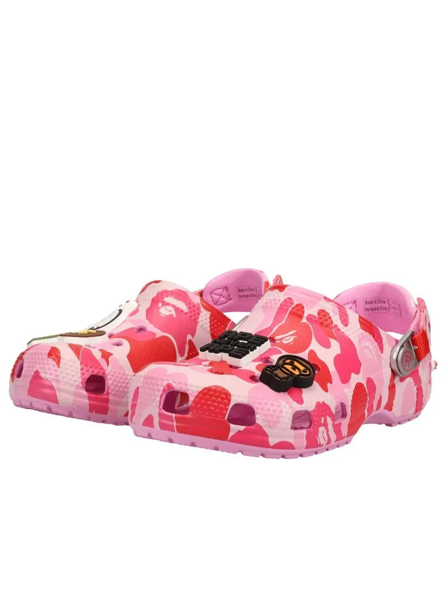 Кроссовки (GS) Crocs x A Bathing Ape Clog 'Carnation' — изображение 3 из 6, розовый