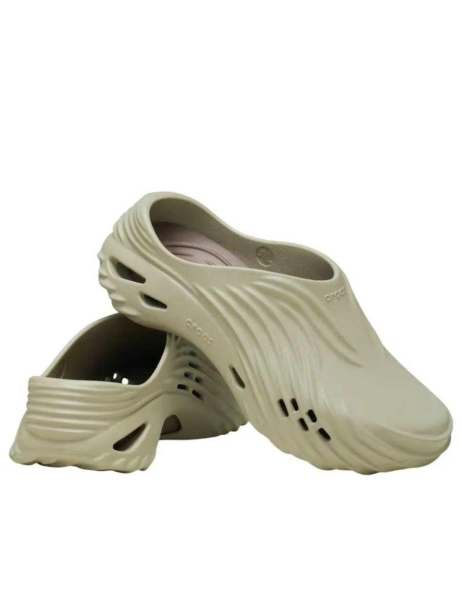 Сандалии Crocs Echo Wave Clog 'Moth' — изображение 2 из 5, зеленый