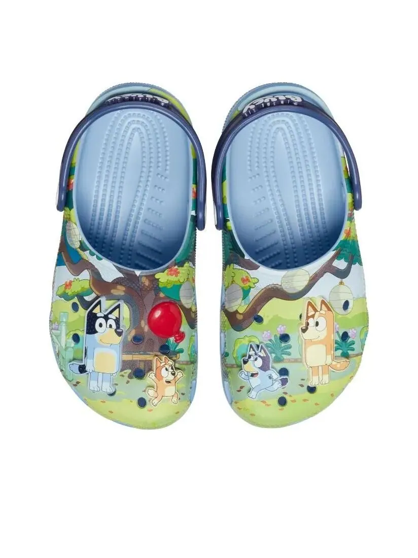 (TD) Классические сабо Crocs 'Bluey' — изображение 3 из 6, синий/мульти