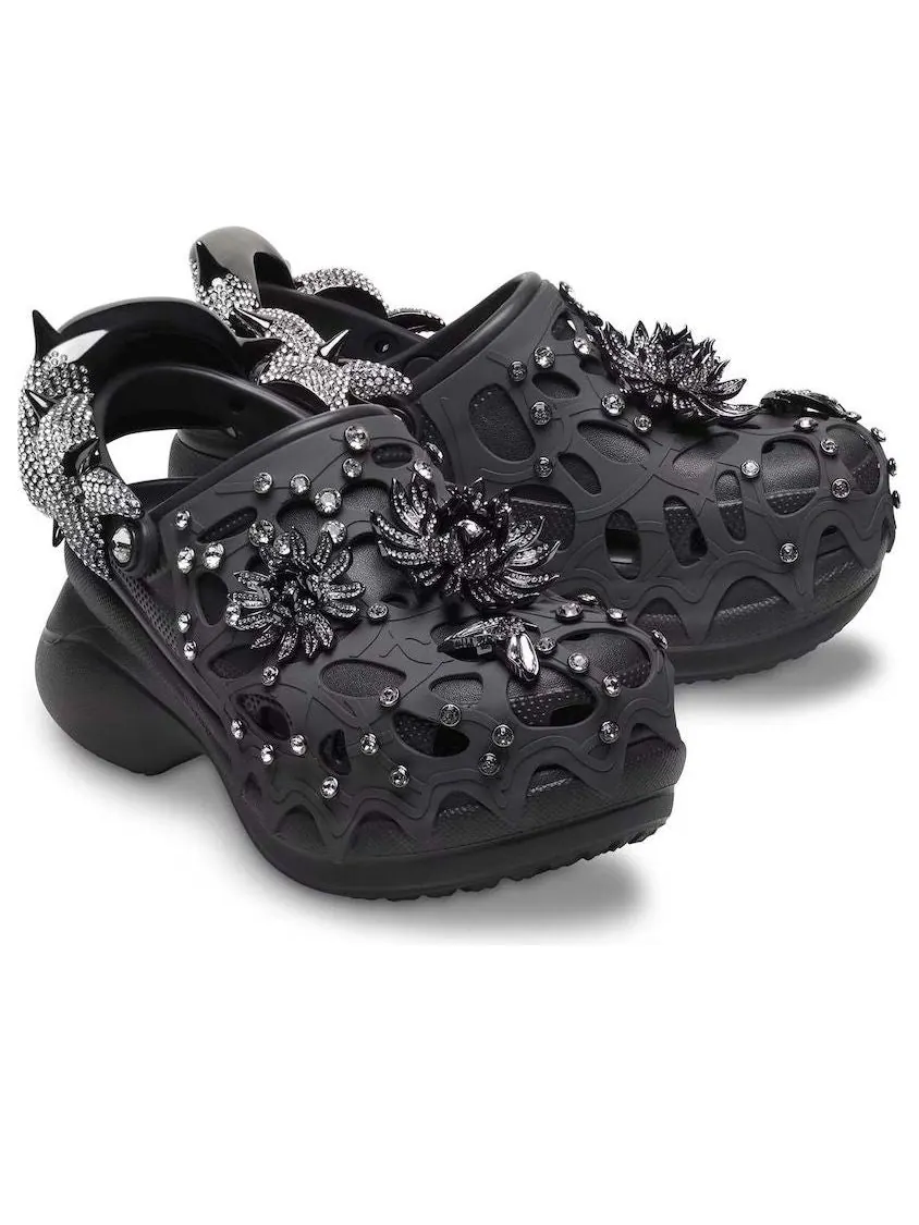Сандалии (WMNS) Crocs x Swarovski Classic Bae Clog 'Black' — изображение 3 из 6, черный