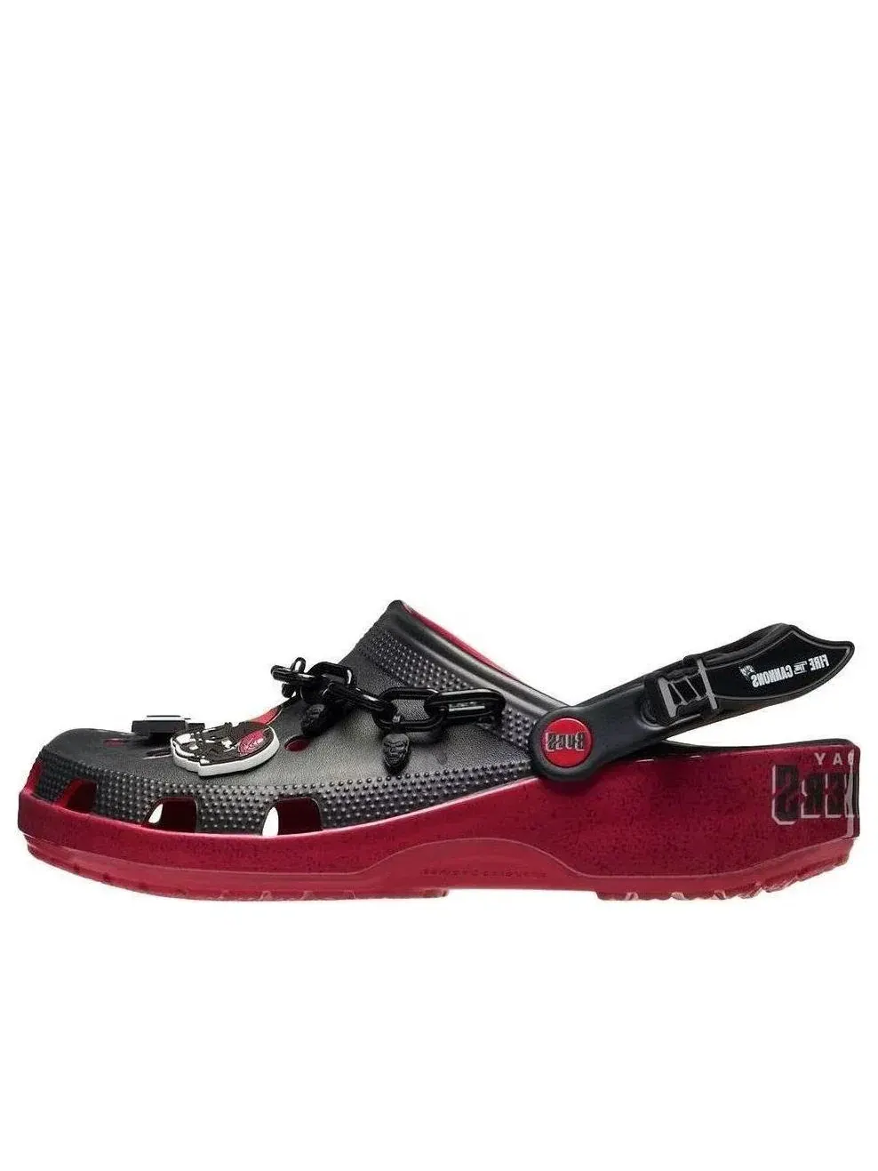 Сабо Crocs x NFL Classic Clog Tampa Bay Buccaneers 'Black Red' 213173-90H — изображение 1 из 2, черный
